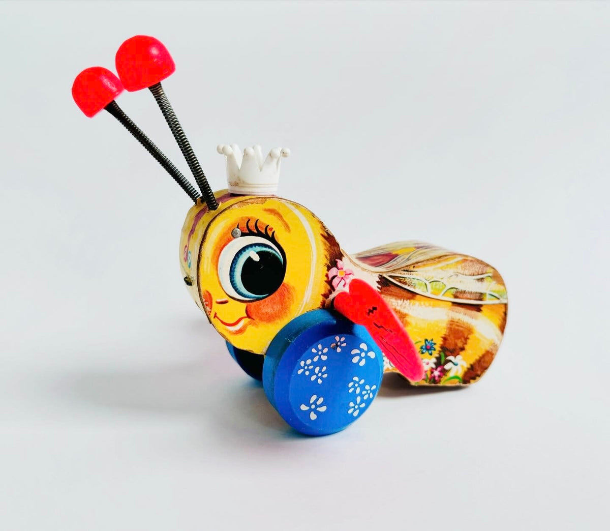 Queen Buzzy Bee, Fisher Price, 1959 – Colourful Fable